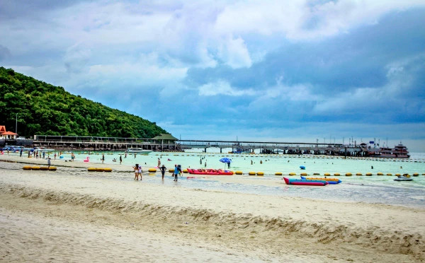 Coral Island speed boat tour with lunch (sharing basis)