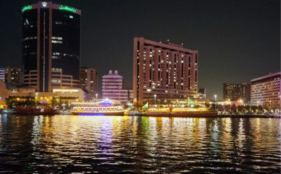 Dubai Creek Dhow Cruise with Dinner