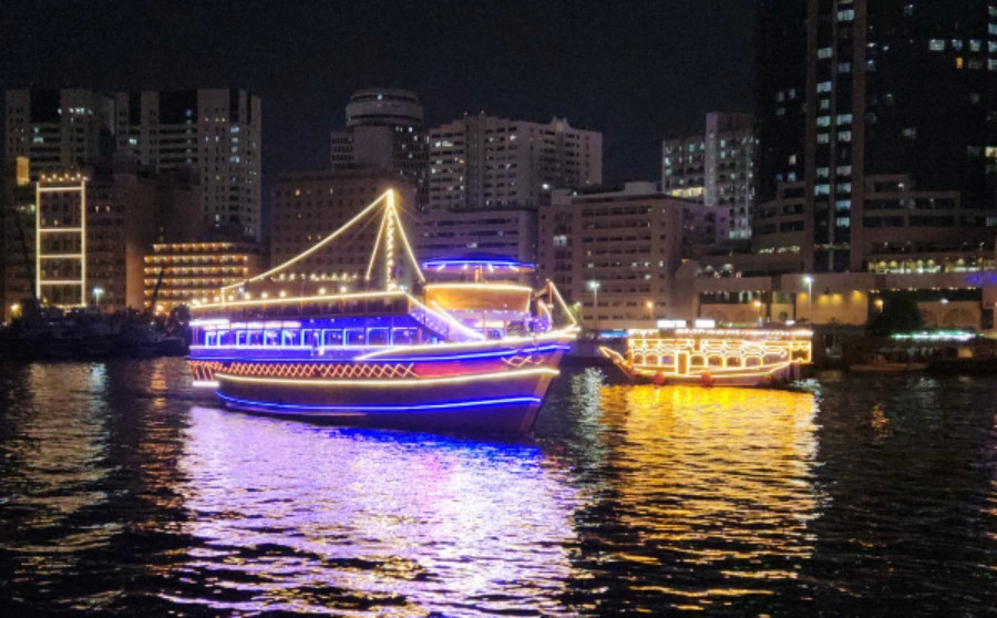 Dubai Creek Dhow Cruise with Dinner
