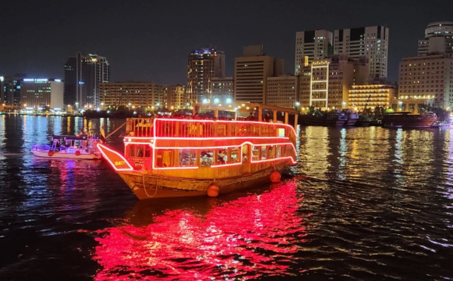 Dubai Creek Dhow Cruise with Dinner