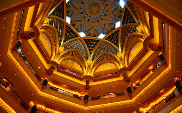 Emirates Palace Guided Tour with Cappuccino