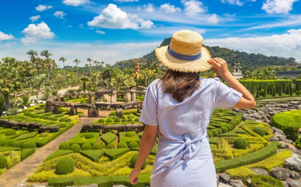Nong Nooch tropical garden vist with live show
