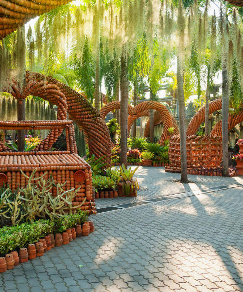 Nong Nooch tropical garden vist with live show