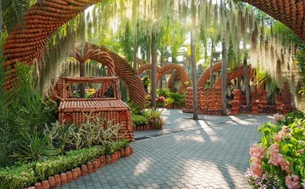 Nong Nooch tropical garden vist with live show